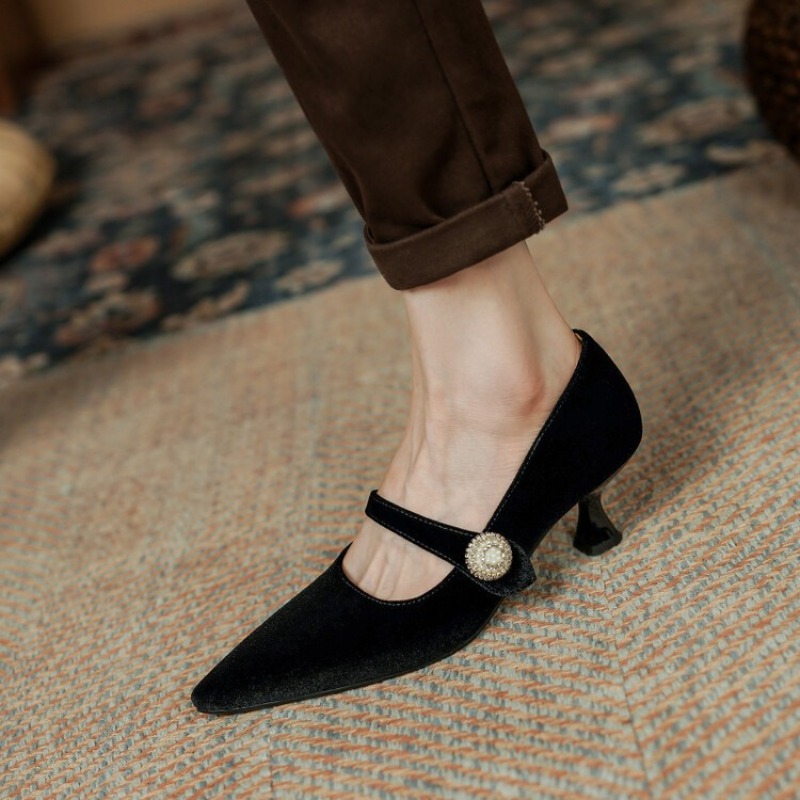 Zapatos Mary Jane con punta pu - Heels reseña y precio