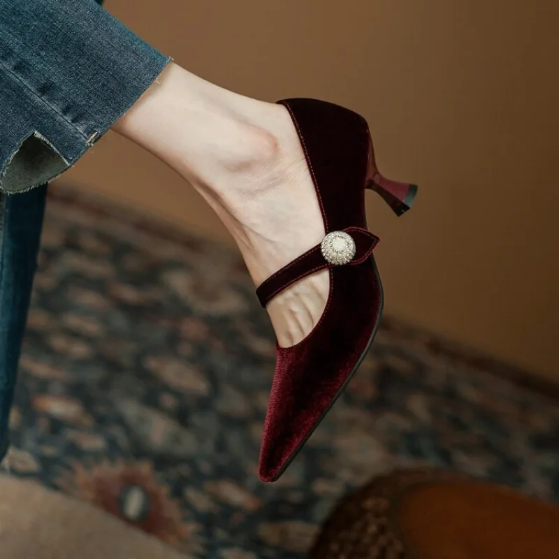 Zapatos Mary Jane con punta pu - Heels reseña y precio